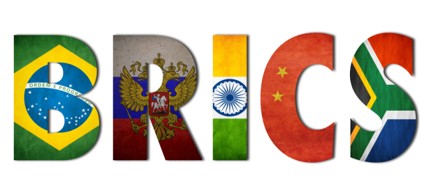 logo brics com bandeiras nas letras